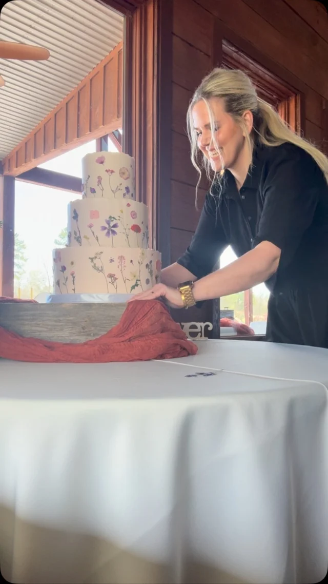 St. Patrick’s day is just as good as any day to get married ☘️. It was so heavy….they all are 💪💪 Today was perfect weather for us here in Houston #mcneishsbakeshop #weddingcake #pinkcakes #pressedflowerscake #womenentrepreneurs #italianmeringuebuttercream #cakesofinstagram #womanowned #tomballbakery
