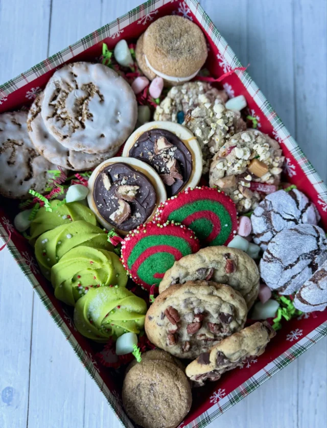 —Sold out—Mixed cookie box(11 x 14), $40….LIMITED ORDERS…no cakes/pies
Lineup:
Popcorn bucket cookies 
Gingerbread sandwiches
Twix cookies
Iced molasses cookies
Butter cookies
Pinwheel cookies
Chocolate crackle cookies
Chocolate chip pecan cookies

Pickup Tomball, Christmas Eve